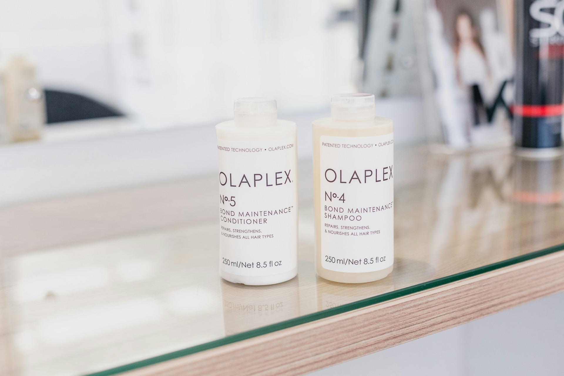 Ingrédients bond-repair pour restaurer les liaisons capillaires